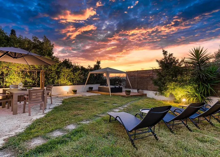 Hébergement de vacances Mi Casa - Serene Garden Retreat, 2 Bedroom House