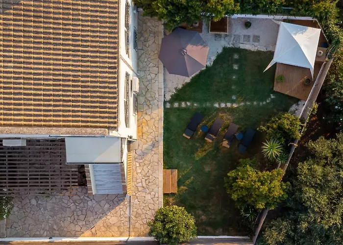 Mi Casa - Serene Garden Retreat, 2 Bedroom House *
