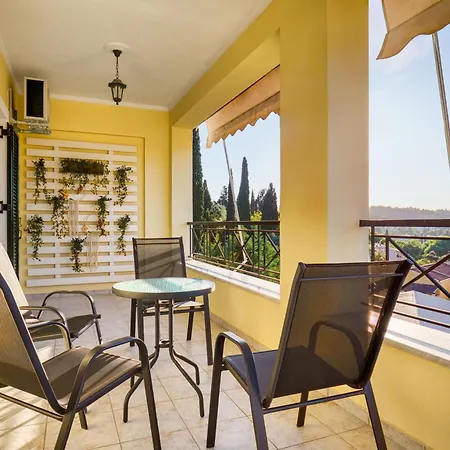 Semesterbostad Mi Casa - Serene Garden Retreat, 2 Bedroom House