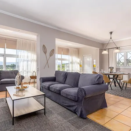 Mi Casa - Serene Garden Retreat, 2 Bedroom House Semesterbostad
