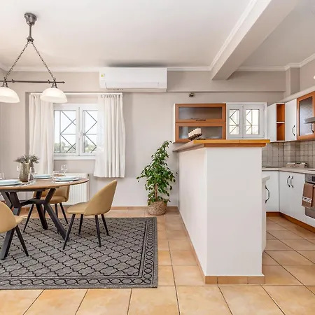 Hébergement de vacances Mi Casa - Serene Garden Retreat, 2 Bedroom House Corfu (city)