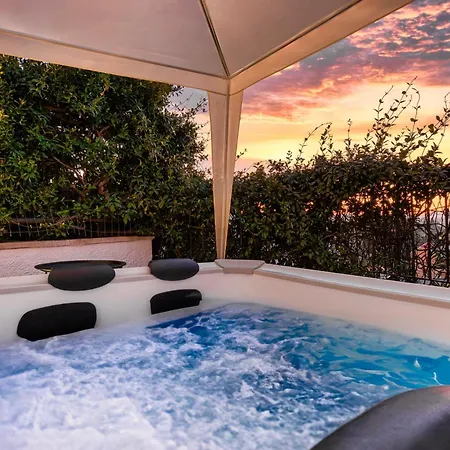 Hébergement de vacances Mi Casa - Serene Garden Retreat, 2 Bedroom House