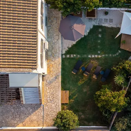 Mi Casa - Serene Garden Retreat, 2 Bedroom House *