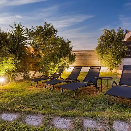 펜션 Mi Casa - Serene Garden Retreat, 2 Bedroom House Corfu (city)